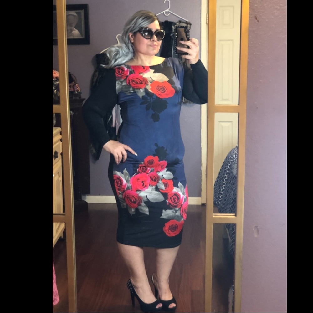 Black/red flowers bodycon